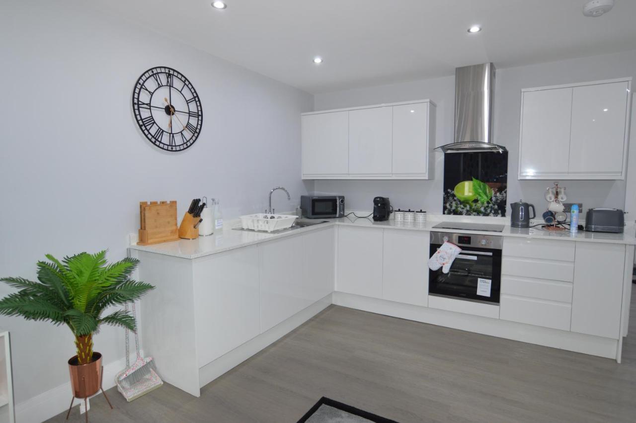 Morden Central Self Contained Flat By Cozynest Reading Ngoại thất bức ảnh