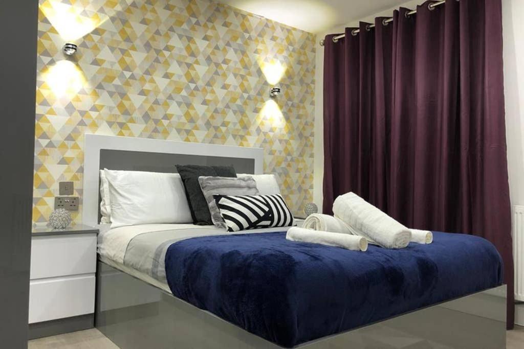 Morden Central Self Contained Flat By Cozynest Reading Ngoại thất bức ảnh
