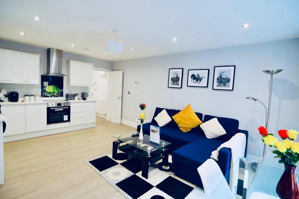 Morden Central Self Contained Flat By Cozynest Reading Ngoại thất bức ảnh